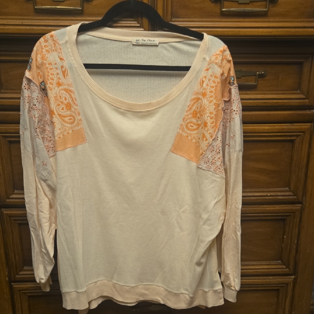 🎁We The Free Peach and Cream Blouse